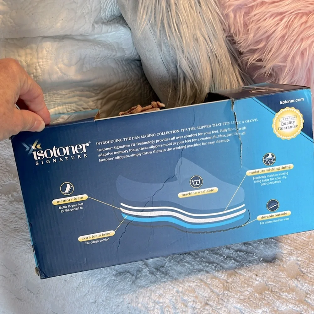 Isotoner Memory Foam Slippers Buckskin New